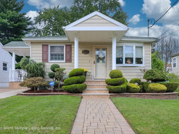 319 Montreal Ave, Staten Island, NY 10306
