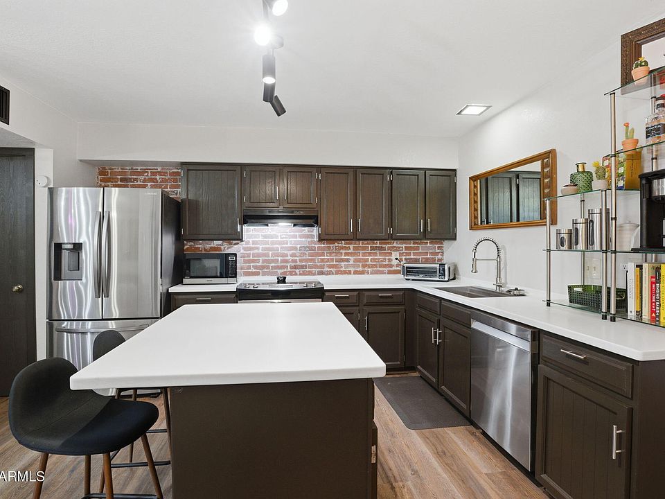 1st image of 2106 W Devonshire St