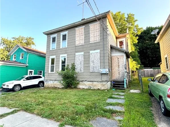 7 Barber St, Auburn, NY 13021