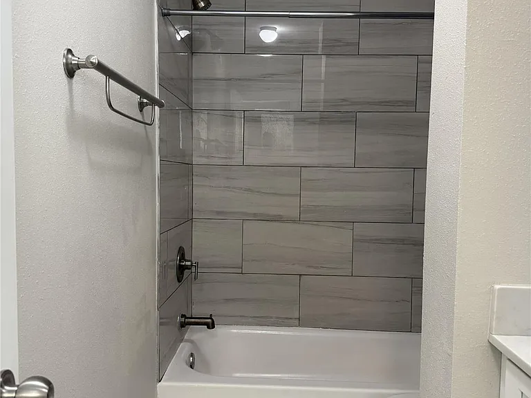 1824 Thonig Rd #14 — Photo 15