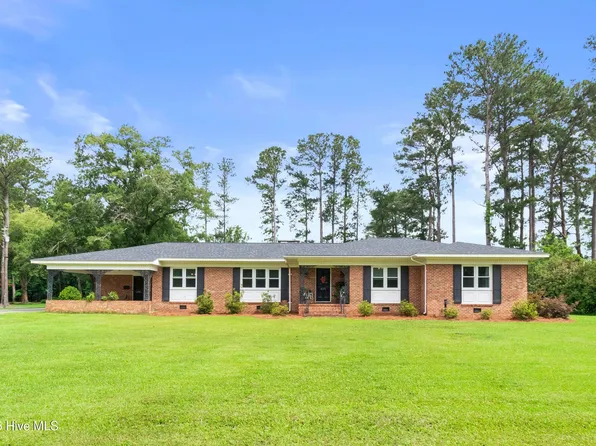 405 E Westbrook Street, Wallace, NC 28466