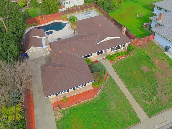 2nd image of 6605 S Land Park Dr