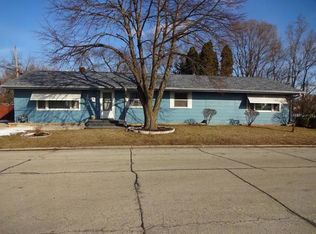 2909 Latham St, Rockford, IL 61103