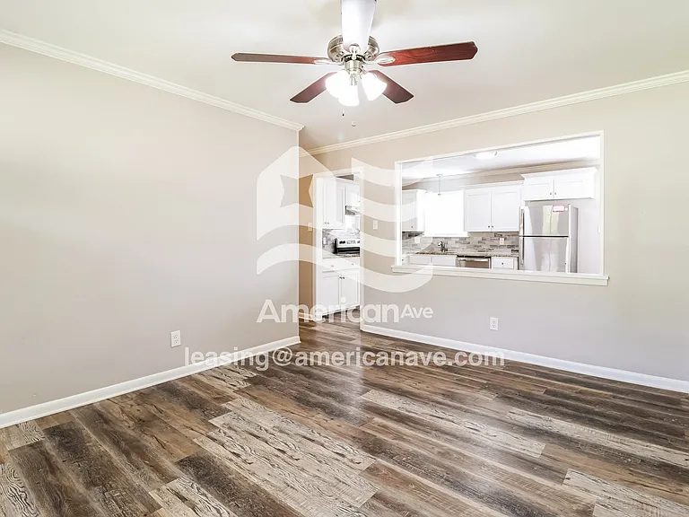 1530956_003_dining_room_4.jpg