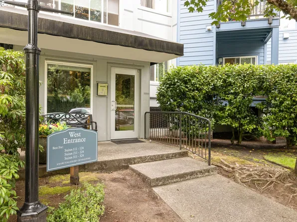 8720 SW Tualatin Rd APT 324, Tualatin, OR 97062