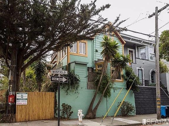 3rd image of 220 Coso Ave
