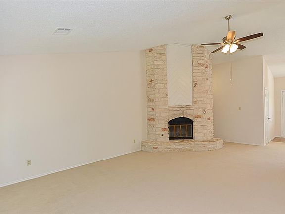 5th image of 2411 Wood Chase Trl
