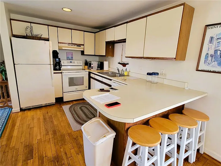 152 Tuckerman Ave #14 — Photo 6