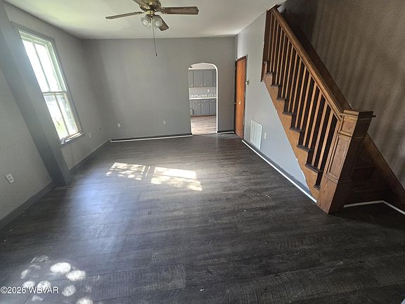 4th image of 352 Susquehanna Ave