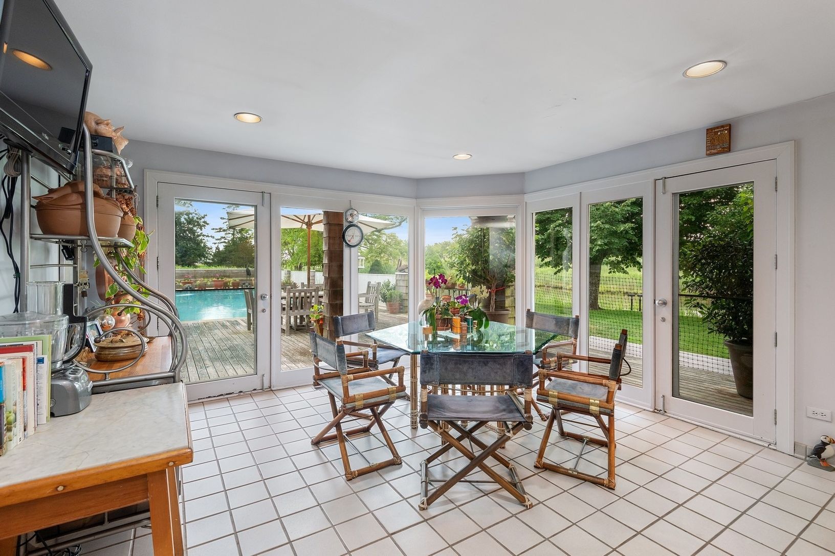  Cabana with Dining Area