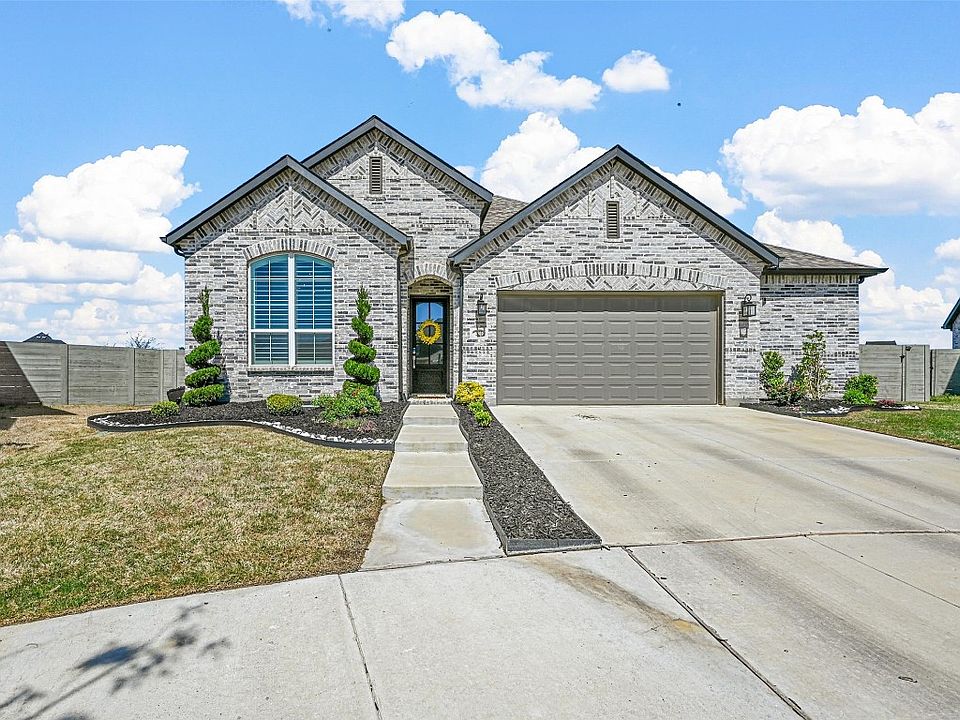 1st image of 2420 Plover Ln
