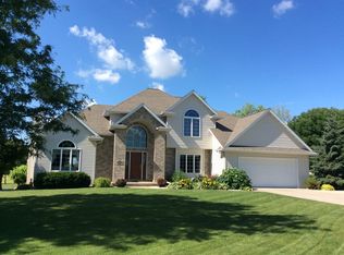 1862 Old Valley Rd, De Pere, WI 54115