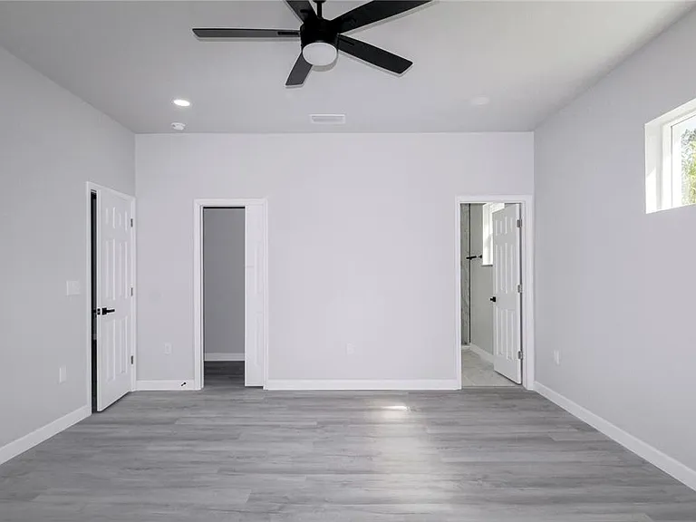 769 Memorial Dr — Photo 12