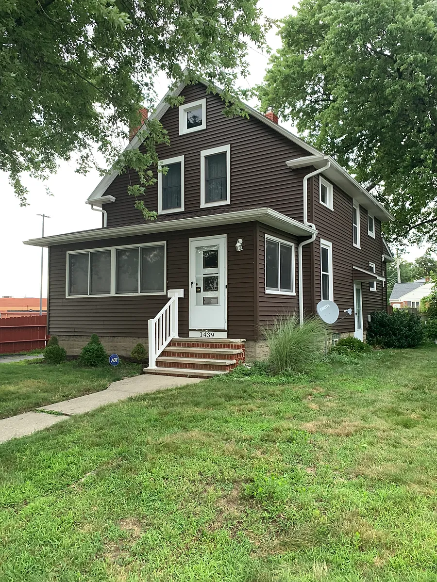 Building Photo - 1439 Prospect Ave