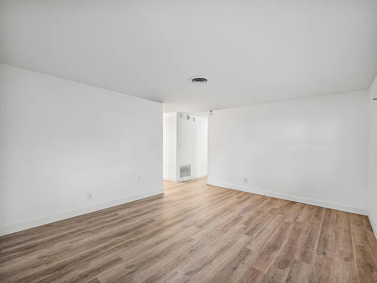 3402 W North A St — Photo 5