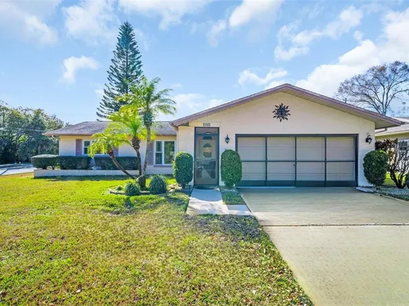 102 Stafford Dr, Palm Harbor, FL 34684