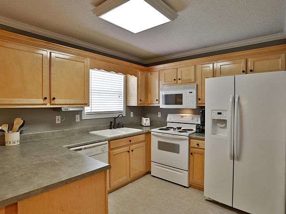 4th image of 41 Glen Eden Way