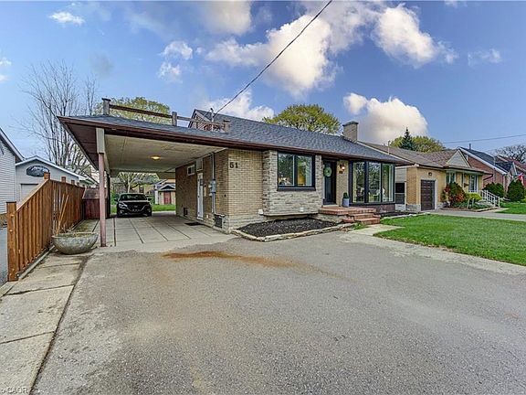 3rd image of 51 Rosemount Dr