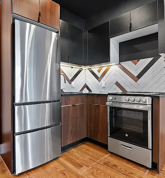 550 Van Buren St #2F — Photo 3