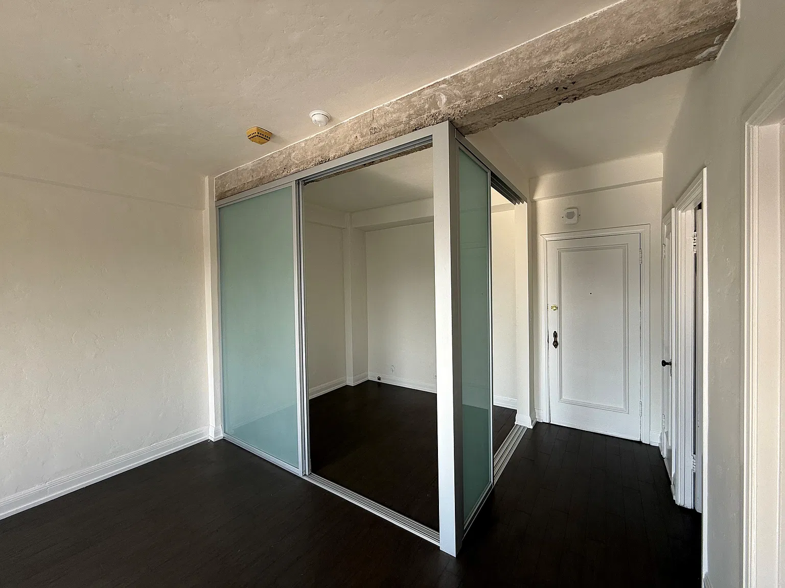 1 bed, 520 sqft, $3,300 — Photo 2