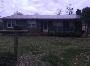 9 Lancer Ln, Fayetteville, TN 37334