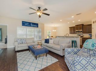 894 NW 256th Way, Newberry, FL 32669