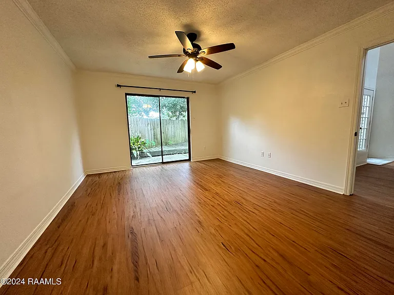 104 Ambiance Cir — Photo 9