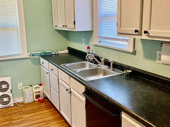 4th image of 1414 Waverly Pl
