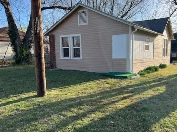 3131 Appleton Ave, Parsons, KS 67357