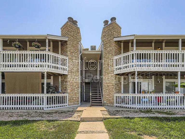 18063 E Ohio Ave #201 — Photo 25