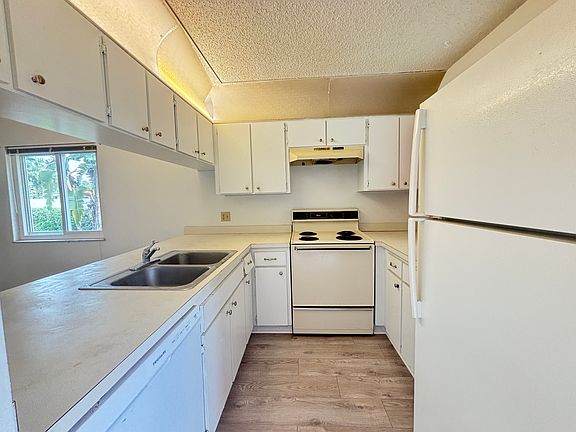 4th image of 39132 County Road 54 Unit 2226