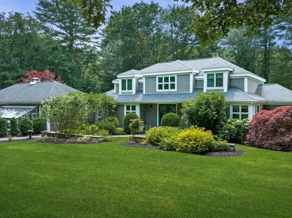 64 Autumn Ln, South Hamilton, MA 01982