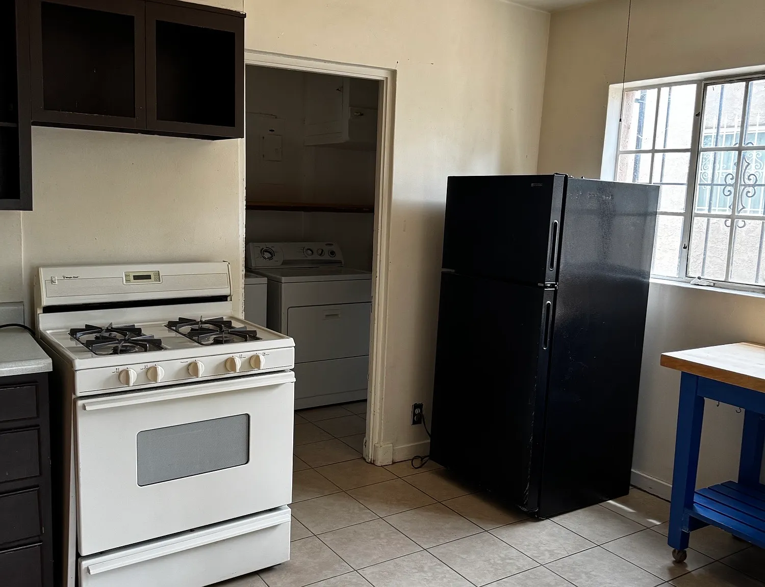 2 bed, 1000 sqft, $1,700 — Photo 2