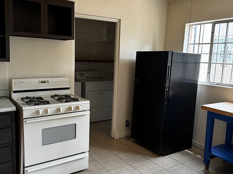 204 Tulane Dr SE — Photo 2