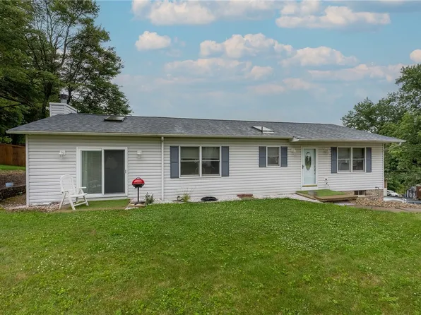 37 Green Oak Dr, Coraopolis, PA 15108