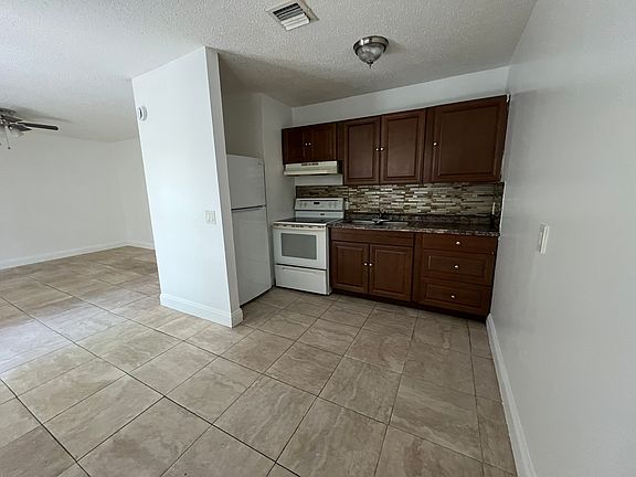 2nd image of 1130 N F St APT C