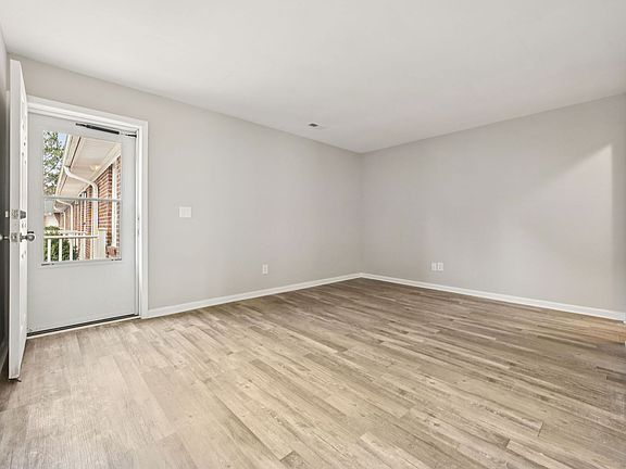 3rd image of 716-720 Starling Way #720-B
