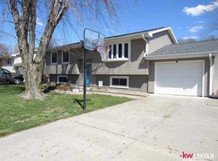 102 Concord Ave, Hickman, NE 68372