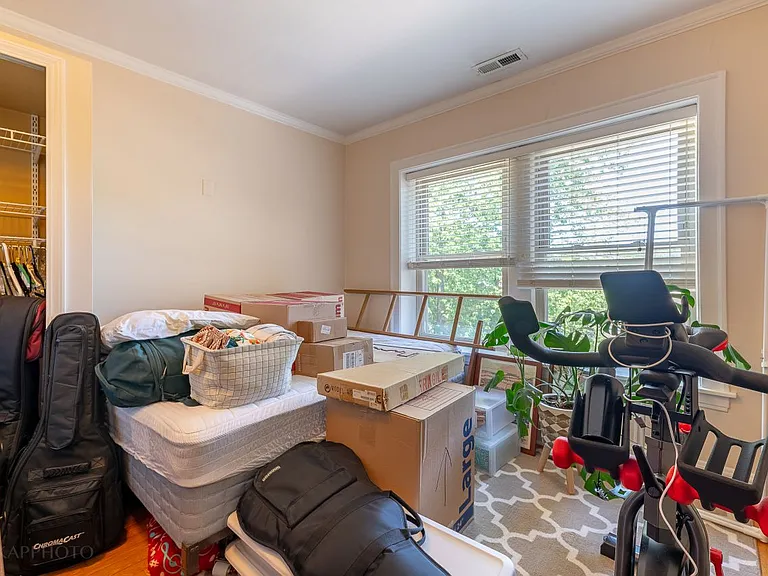 4850 N Oakley Ave #3F — Photo 8