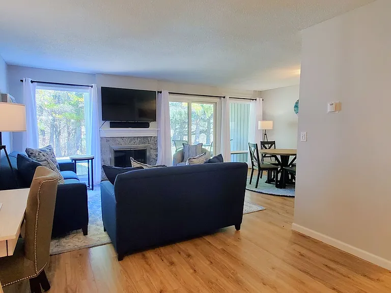 5741 Hilltop Way — Photo 5