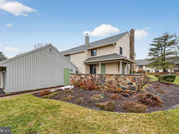 215 Clover Hill Ct, Yardley, PA 19067