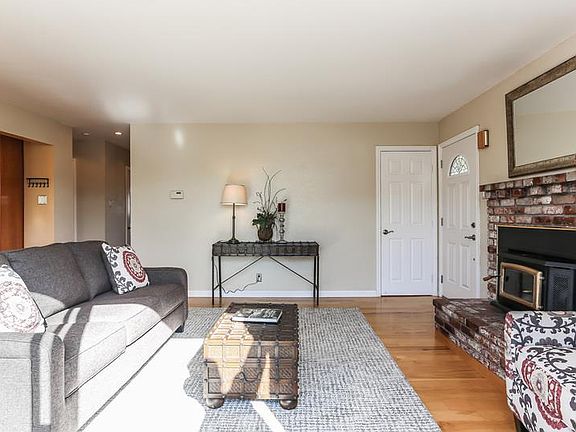 4th image of 534 Alsace Loraine Ave