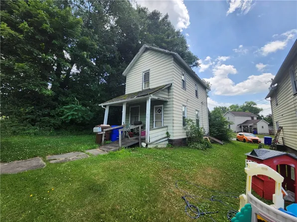 23 Elm St, Greenville, PA 16125