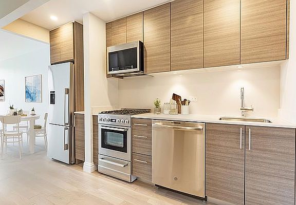 4th image of 235 W 48th St APT 28F
