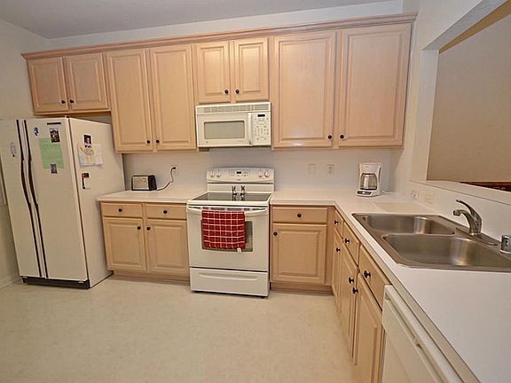 2nd image of 2803 Kings Crossing Dr APT 118