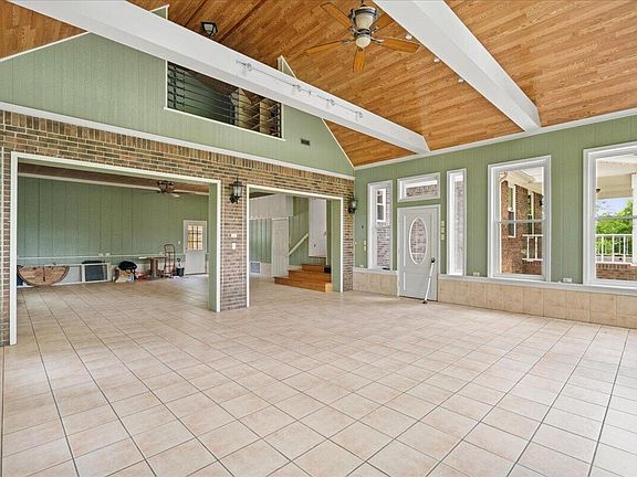 5th image of 140 Wheat Dr
