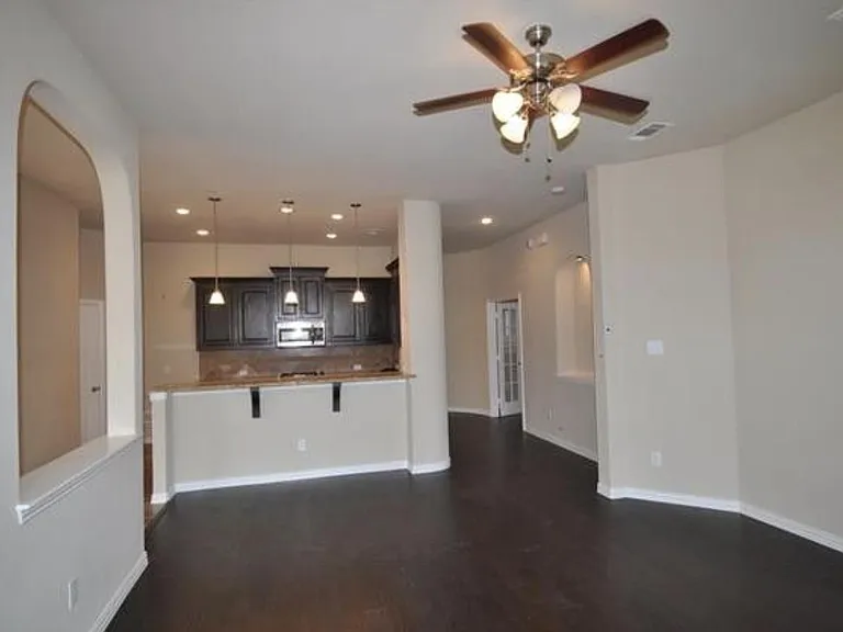 2408 Elm Valley Dr — Photo 2