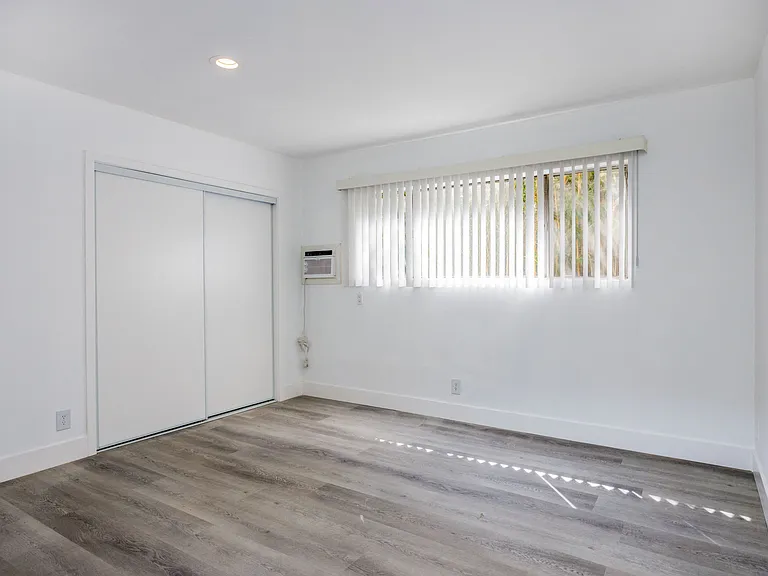 West Brent Apartments — Photo 25