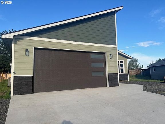 5th image of 402 Lolly Ln