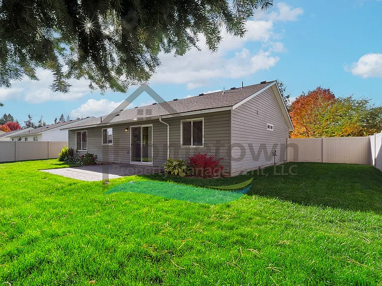 7358 N Aaron St — Photo 38
